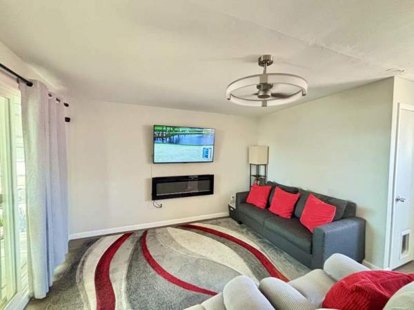 1999 Cavco Manufactured Home