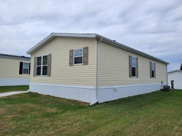 2023 Champion RA2452205 Mobile Home