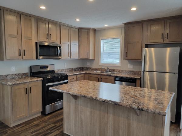 2023 Champion RA2452205 Mobile Home