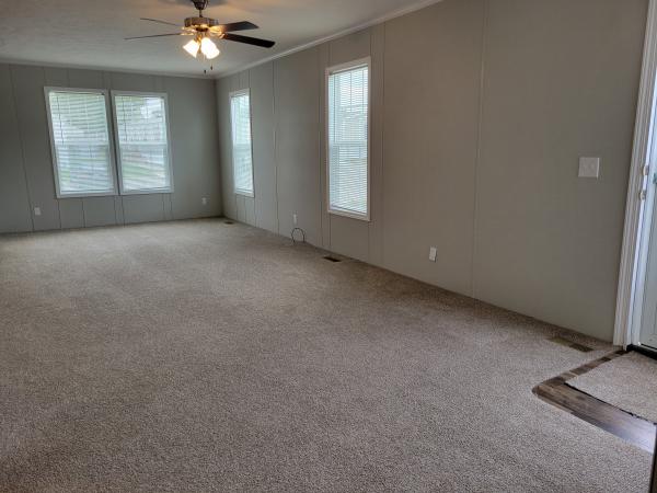 2023 Champion RA2452205 Mobile Home