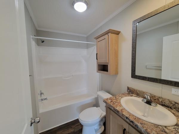 2023 Champion RA2452205 Mobile Home