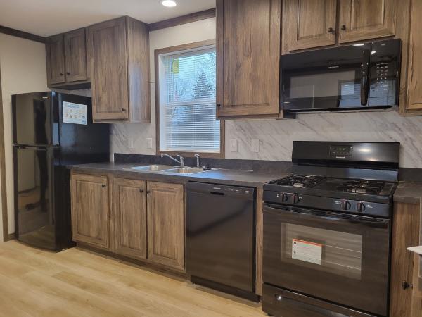 2024 Clayton 95PLH16663B Mobile Home