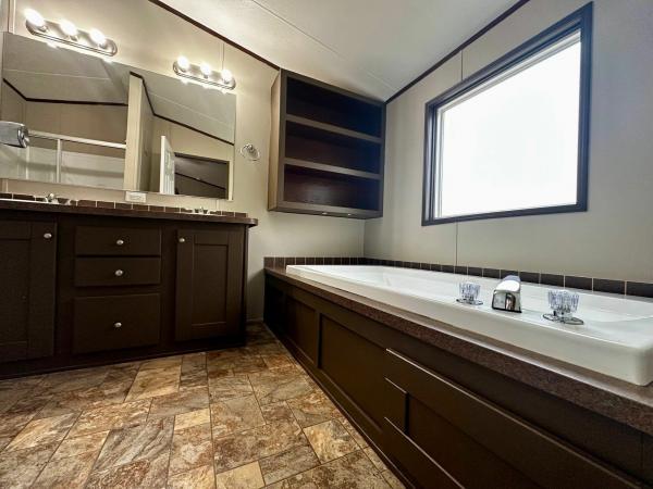 2012 Clayton Homes Inc Decision Maker Mobile Home