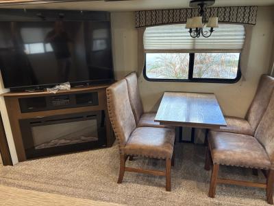 Photo 4 of 8 of home located at 900 Old Combee Rd 142 Lakeland, FL 33805