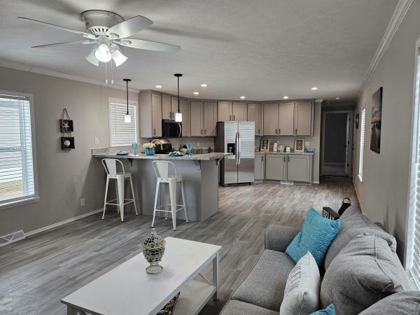 2026 Adventure MOJAVE 6702UMH  Home