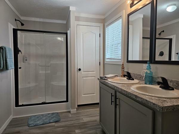 2026 Adventure MOJAVE 6702UMH  Home