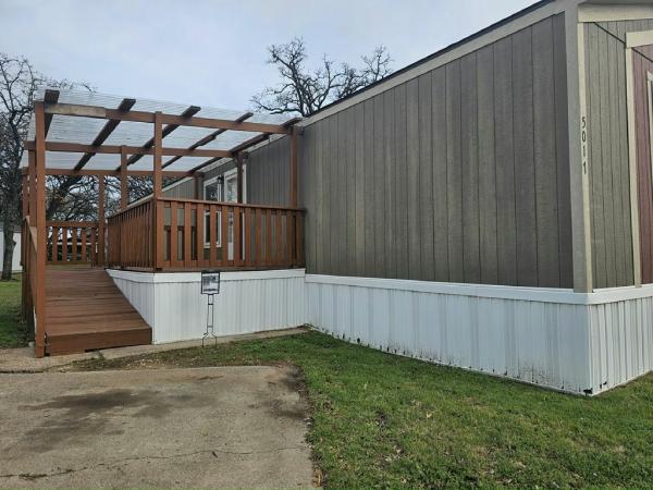 2019 Oak Creek Nexus 9166 Manufactured Home