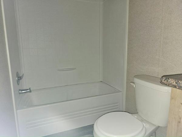 2019 Oak Creek Nexus 9166 Manufactured Home