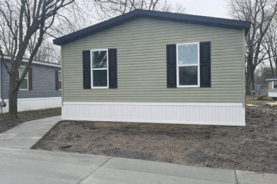 Photo 1 of 12 of home located at 4041 Grange Hall Rd #98 Holly, MI 48442