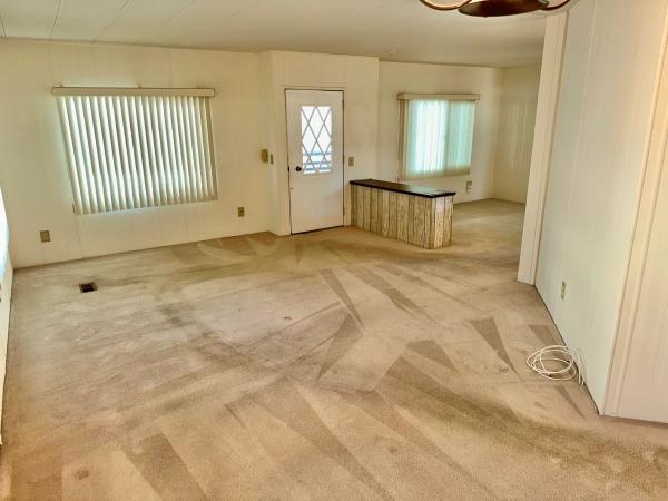 1976 Hillcrest n/a Mobile Home