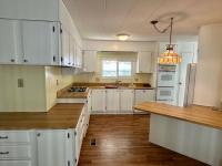 1976 Hillcrest n/a Mobile Home