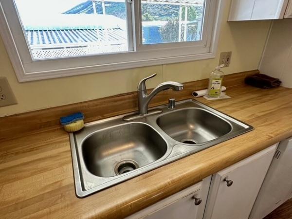 1976 Hillcrest n/a Mobile Home