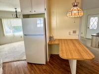 1976 Hillcrest n/a Mobile Home