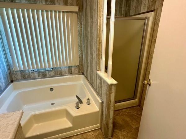 1976 Hillcrest n/a Mobile Home