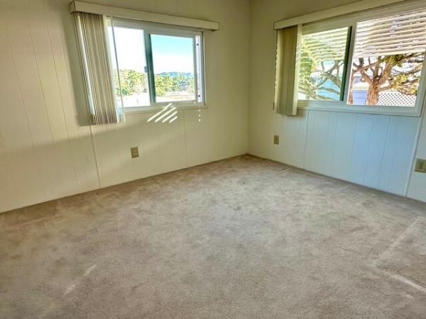 1976 Hillcrest n/a Mobile Home