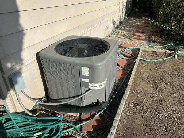 1976 Hillcrest n/a Mobile Home