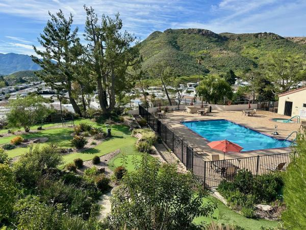 1976 Hillcrest n/a Mobile Home