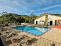 1976 Hillcrest n/a Mobile Home