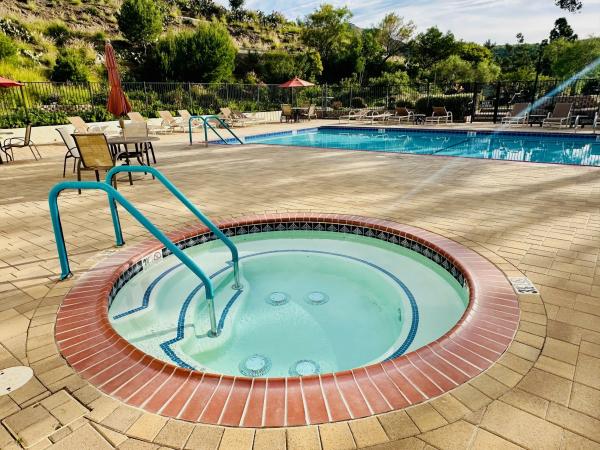 1976 Hillcrest n/a Mobile Home