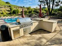 1976 Hillcrest n/a Mobile Home