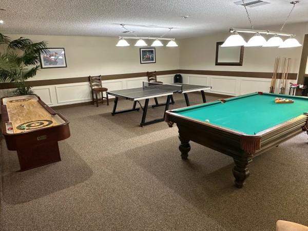 1976 Hillcrest n/a Mobile Home