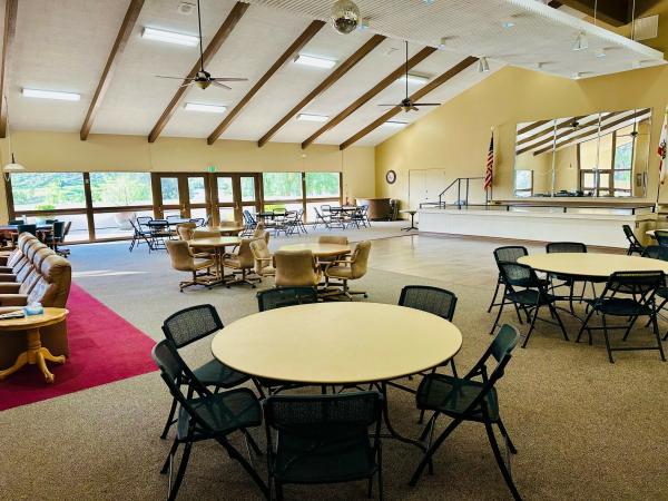 1976 Hillcrest n/a Mobile Home