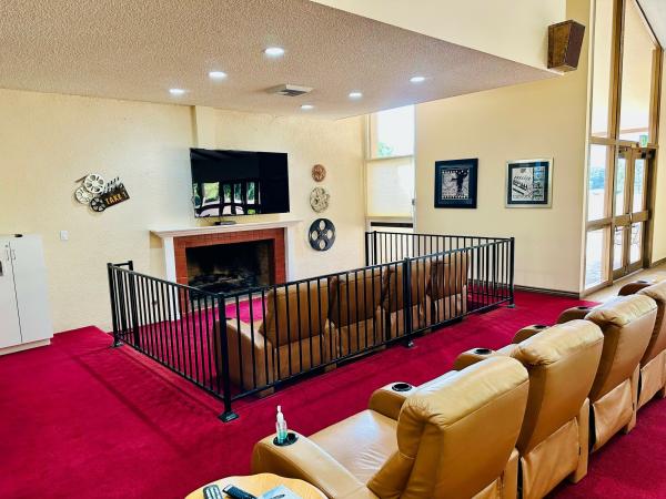 1976 Hillcrest n/a Mobile Home