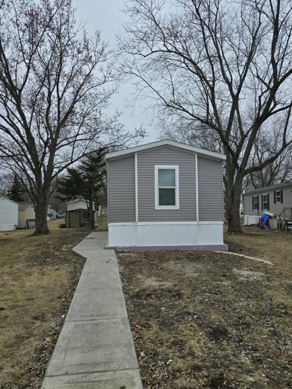 Photo 1 of 2 of home located at 20 Birch #071 Minooka, IL 60447