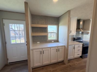 Photo 5 of 16 of home located at 2101 SW 38th Street, Lot 219 Lawton, OK 73505