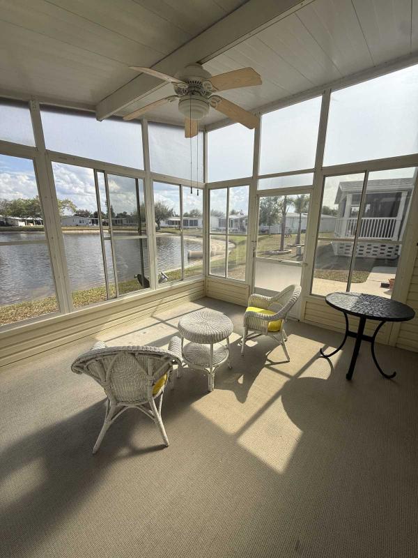 1993 SUNC Manufactured Home