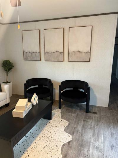 Photo 4 of 9 of home located at 7 Yucca Dr. Austin, TX 78744