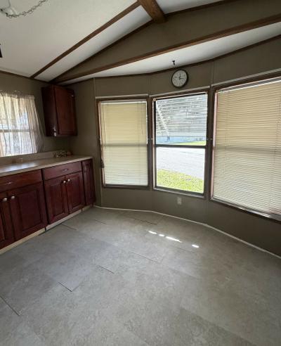 Photo 4 of 30 of home located at 466 Holiday Blvd Lakeland, FL 33815