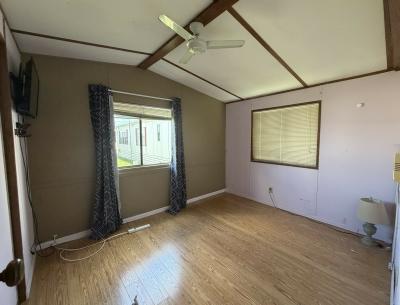 Photo 5 of 30 of home located at 466 Holiday Blvd Lakeland, FL 33815