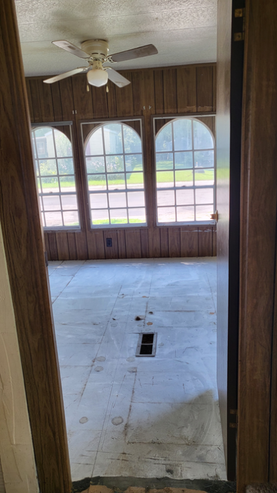 Photo 2 of 4 of home located at 3669 East Malcolm Street Bay City, MI 48706