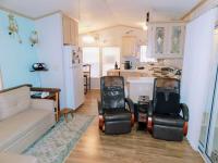 1998 Skyline Manufactured Home