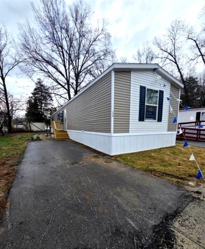 Mobile Home at 228 Mindy Ln., Loveland, OH 45140