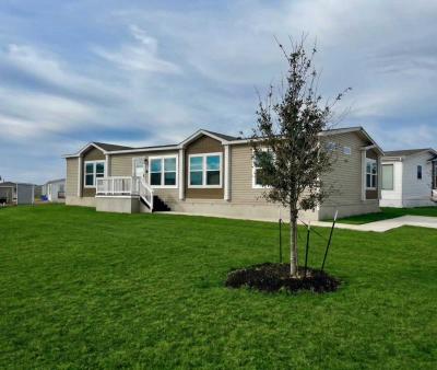 Photo 2 of 47 of home located at 4901 Berdoll Bend Del Valle, TX 78617