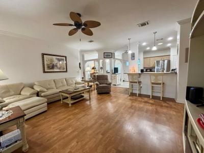 Photo 4 of 28 of home located at 2546 Pier Dr Ruskin, FL 33570