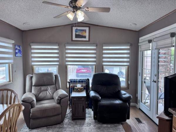 1990 Skyline Manufactured Home