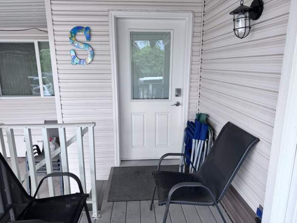 1990 Skyline Manufactured Home