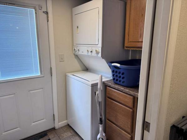 1990 Skyline Manufactured Home