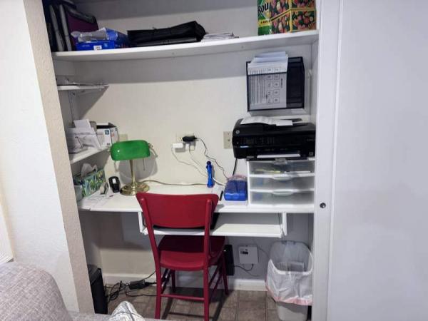 1990 Skyline Manufactured Home