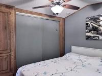 1990 Skyline Manufactured Home