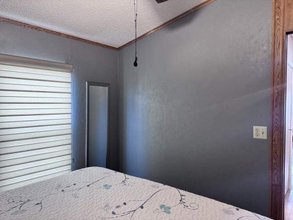 1990 Skyline Manufactured Home