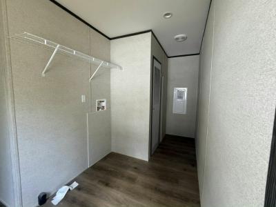 Photo 5 of 13 of home located at 10201 W Beaver St #280 Jacksonville, FL 32220