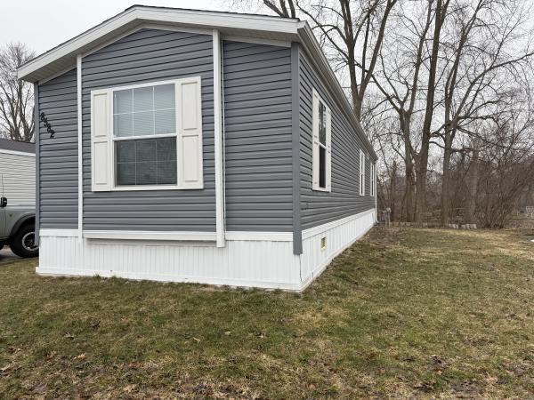 2023 Champion RA1656206 Mobile Home