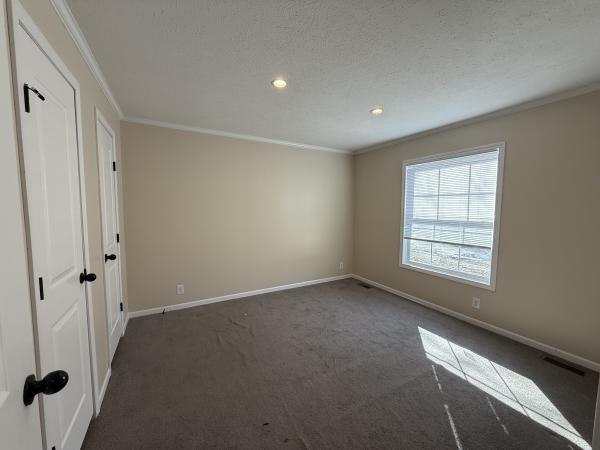 2023 Champion RA1656206 Mobile Home