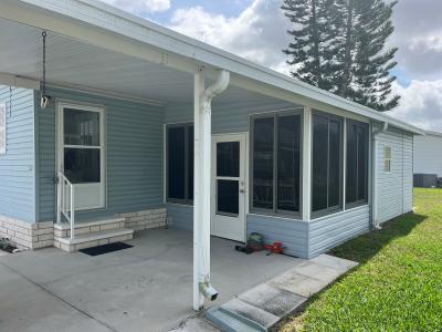 Photo 5 of 10 of home located at 2621 88th Street E Palmetto, FL 34221