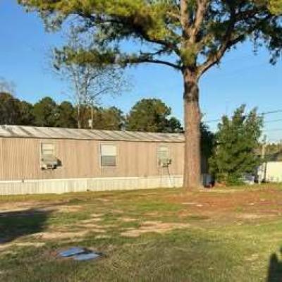 Mobile Home at 2719 3rd St Lot 52 Huffman, TX 77336