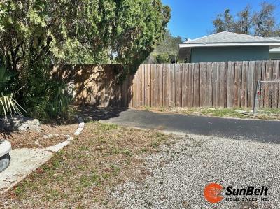 Photo 4 of 16 of home located at 122 Ixora Avenue Mount Dora, FL 32757